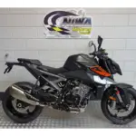 Gebruikte KTM 990 naked bike met 947cc motor uit 2025 bij NIWA Motoren