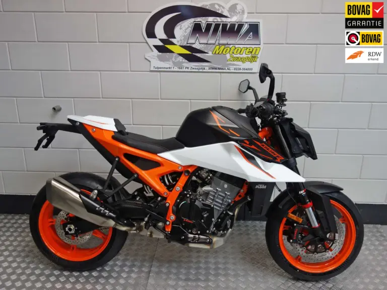 Gebruikte KTM 125 naked bike met 125cc motor uit 2017 bij NIWA Motoren