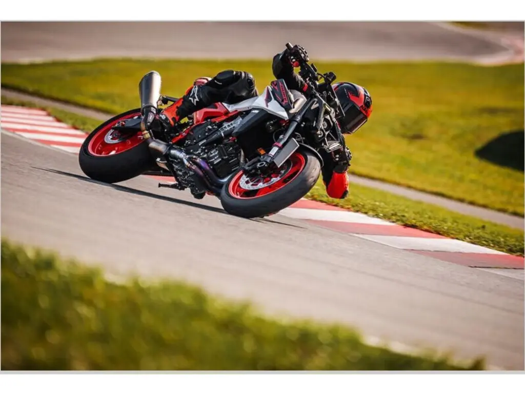 Nieuwe KTM 990 naked bike met cc motor uit 2026 bij NIWA Motoren