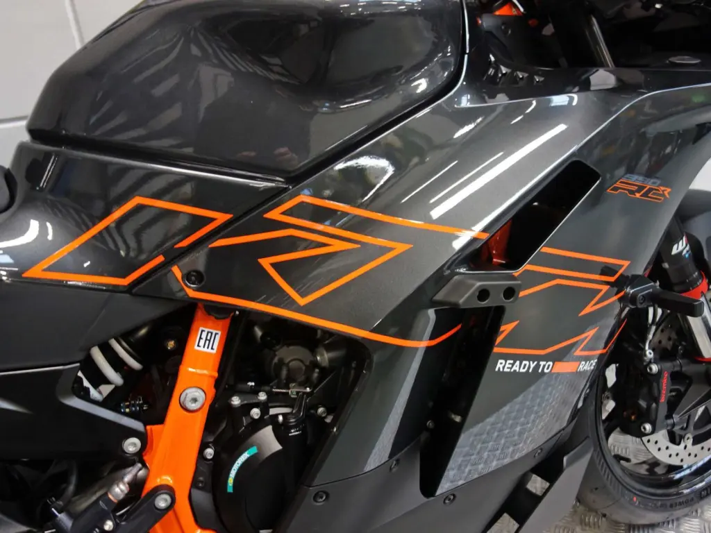 Nieuwe KTM 990 supersport met cc motor uit 2026 bij NIWA Motoren