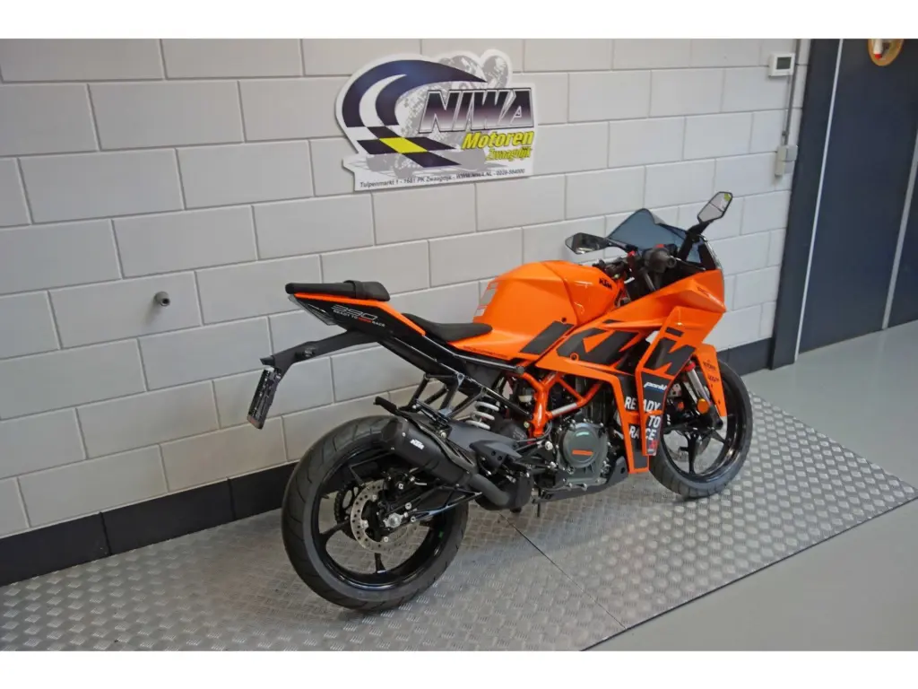 Nieuwe KTM 390 supersport met 390cc motor uit 2026 bij NIWA Motoren