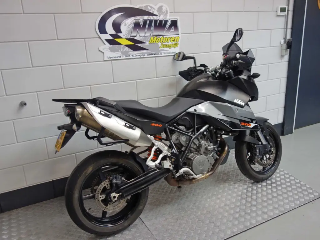 Gebruikte KTM 990 overig met 1000cc motor uit 2010 bij NIWA Motoren