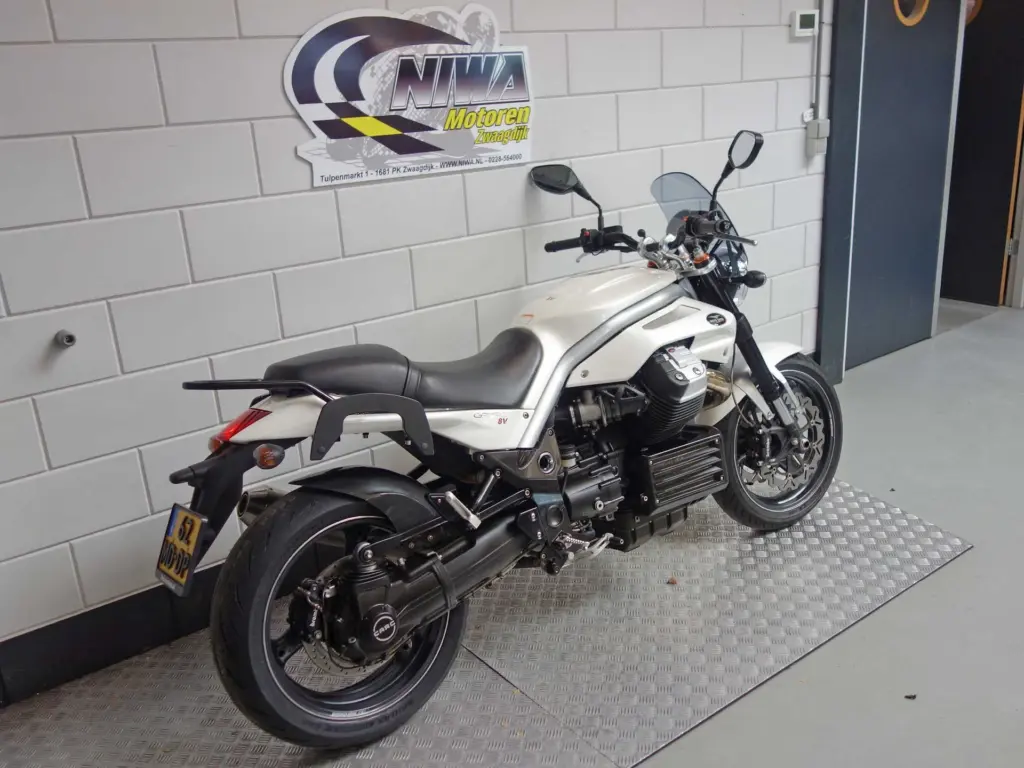 Gebruikte Moto Guzzi Griso naked bike met 1151cc motor uit 2009 bij NIWA Motoren