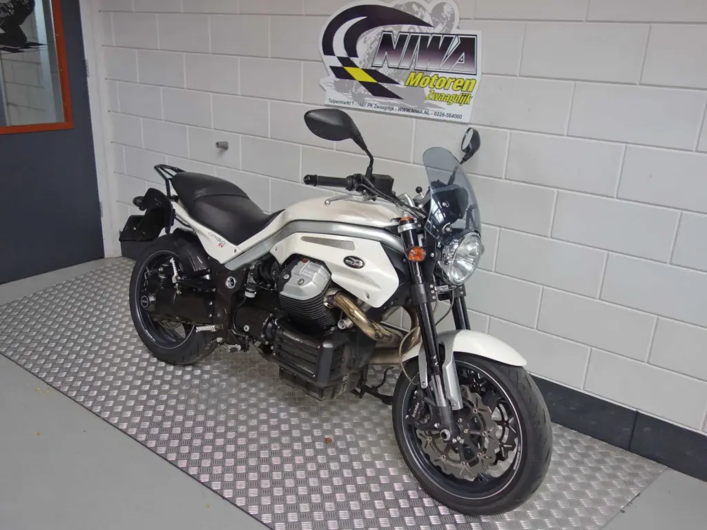 Gebruikte Moto Guzzi Griso naked bike met 1151cc motor uit 2009 bij NIWA Motoren