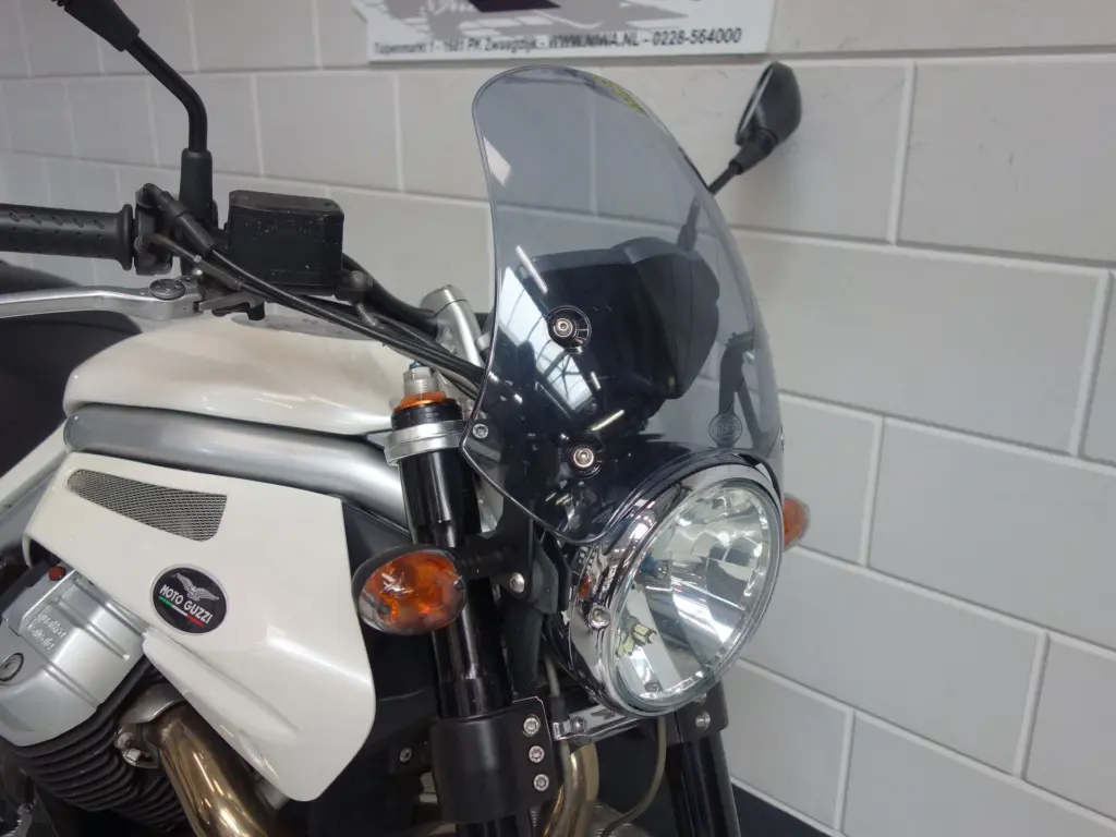 Gebruikte Moto Guzzi Griso naked bike met 1151cc motor uit 2009 bij NIWA Motoren