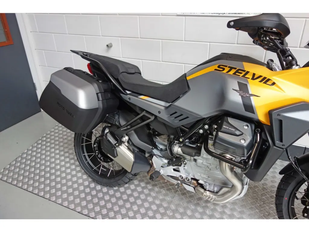 Nieuwe Moto Guzzi Stelvio tour met 1151cc motor uit 2026 bij NIWA Motoren