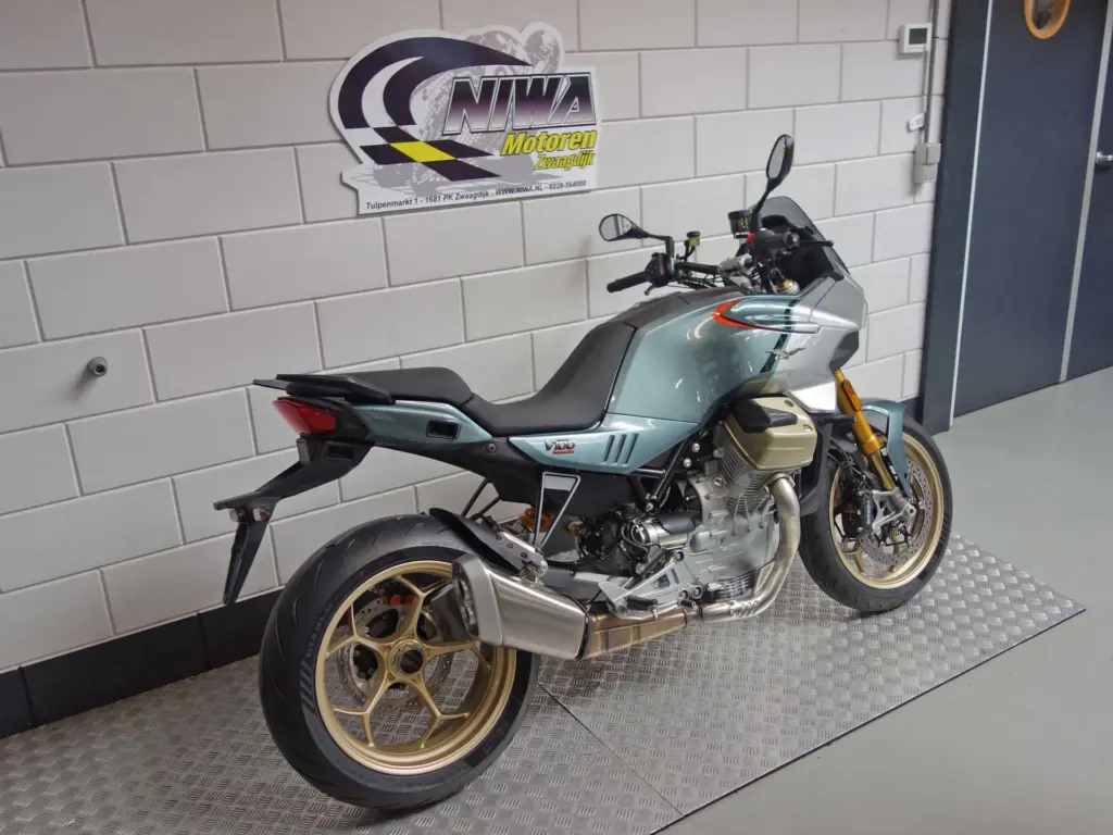 Nieuwe Moto Guzzi V100 tour met 1042cc motor uit 2026 bij NIWA Motoren