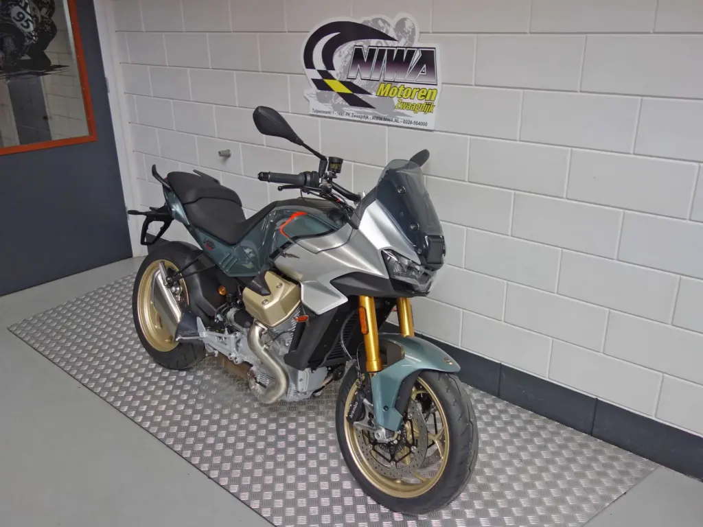 Nieuwe Moto Guzzi V100 tour met 1042cc motor uit 2026 bij NIWA Motoren