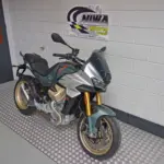 Nieuwe Moto Guzzi V100 tour met 1042cc motor uit 2026 bij NIWA Motoren