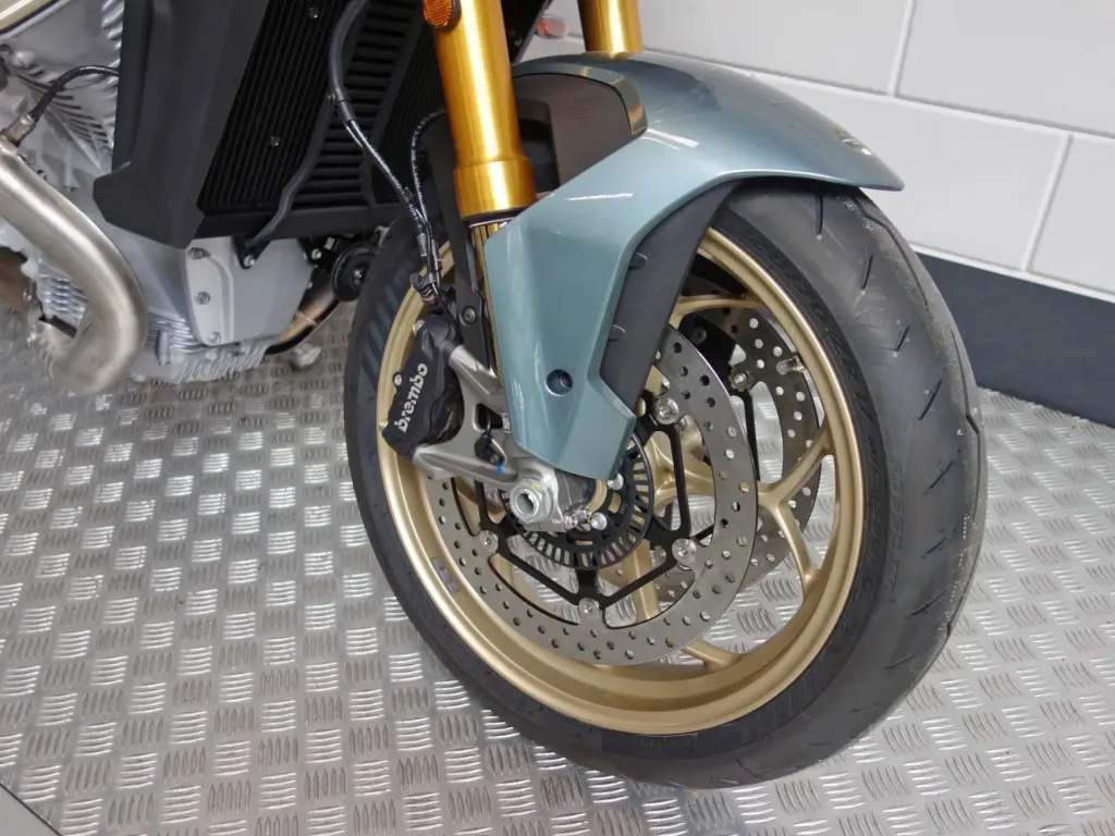 Nieuwe Moto Guzzi V100 tour met 1042cc motor uit 2026 bij NIWA Motoren