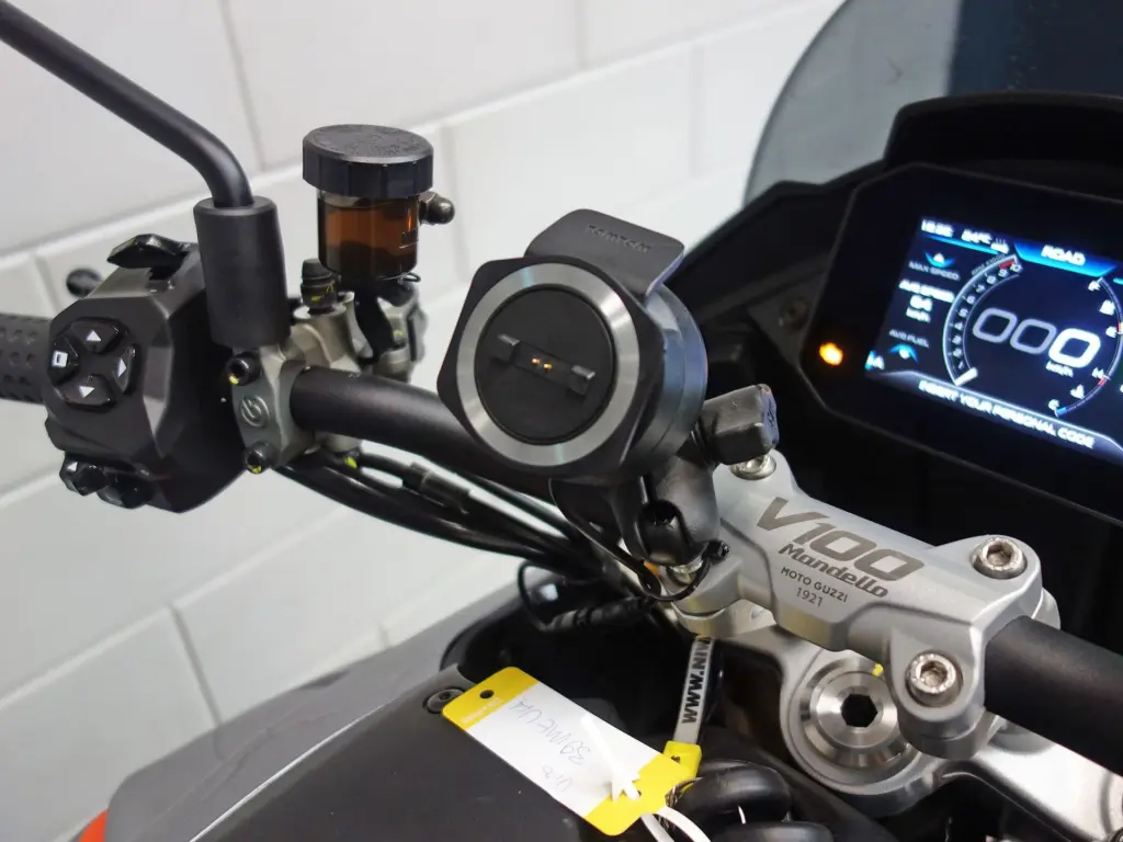 Gebruikte Moto Guzzi V100 tour met 1042cc motor uit 2024 bij NIWA Motoren