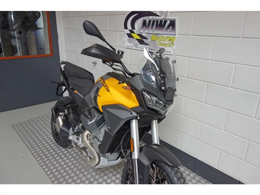 Nieuwe Moto Guzzi Stelvio tour met cc motor uit 2026 bij NIWA Motoren