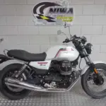Nieuwe Moto Guzzi V7 tour met 853cc motor uit 2026 bij NIWA Motoren