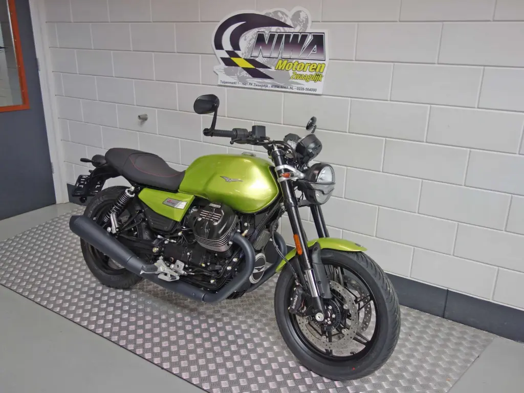 Gebruikte Moto Guzzi V7 sport met 853cc motor uit 2026 bij NIWA Motoren