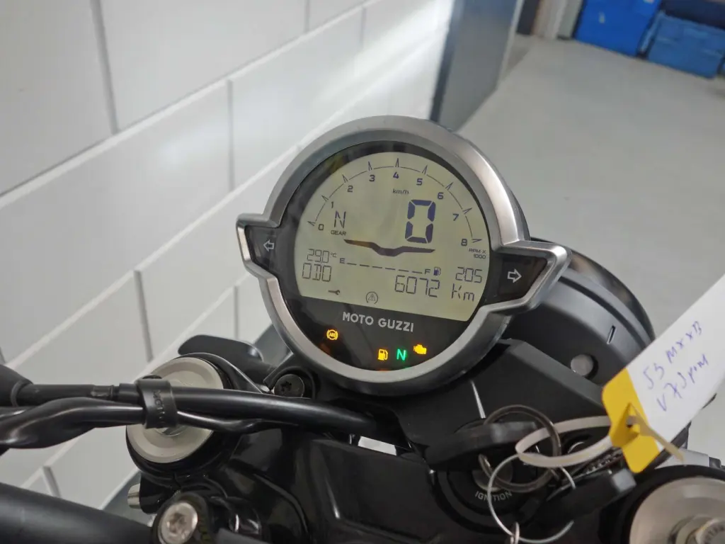 Gebruikte Moto Guzzi V7 sport met 853cc motor uit 2025 bij NIWA Motoren