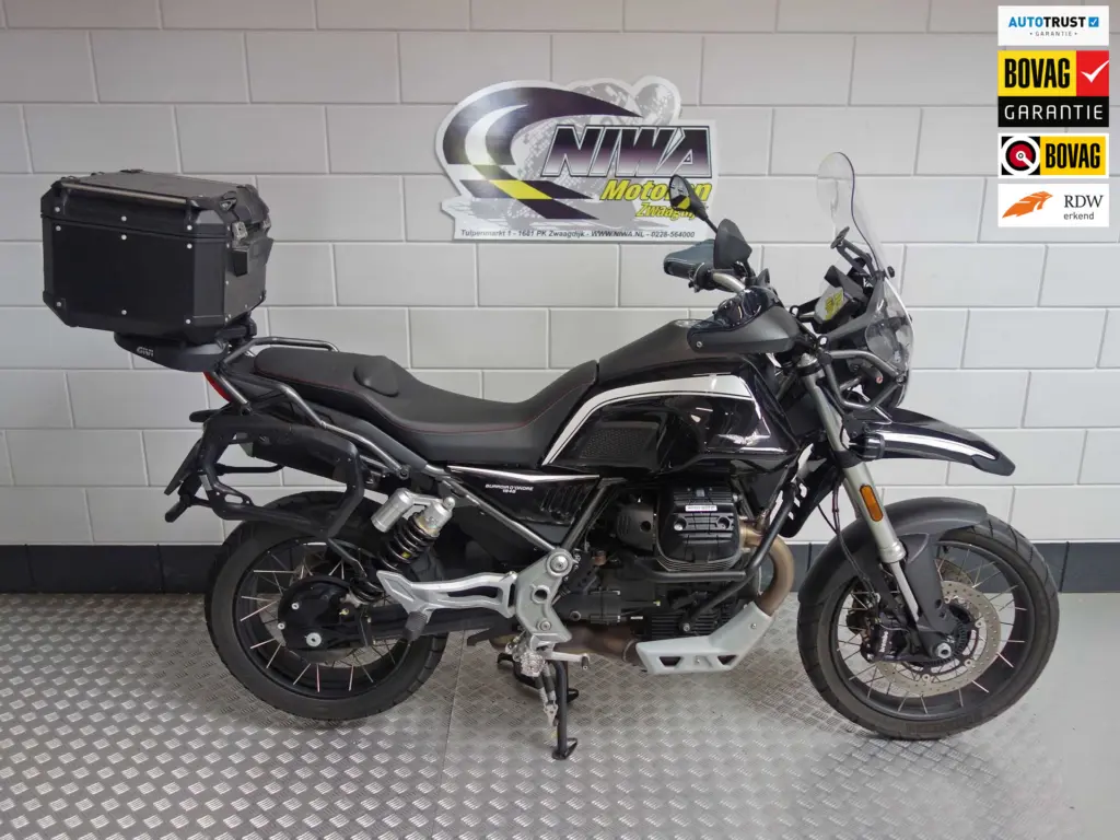 Gebruikte Moto Guzzi V85 tour met 853cc motor uit 2022 bij NIWA Motoren
