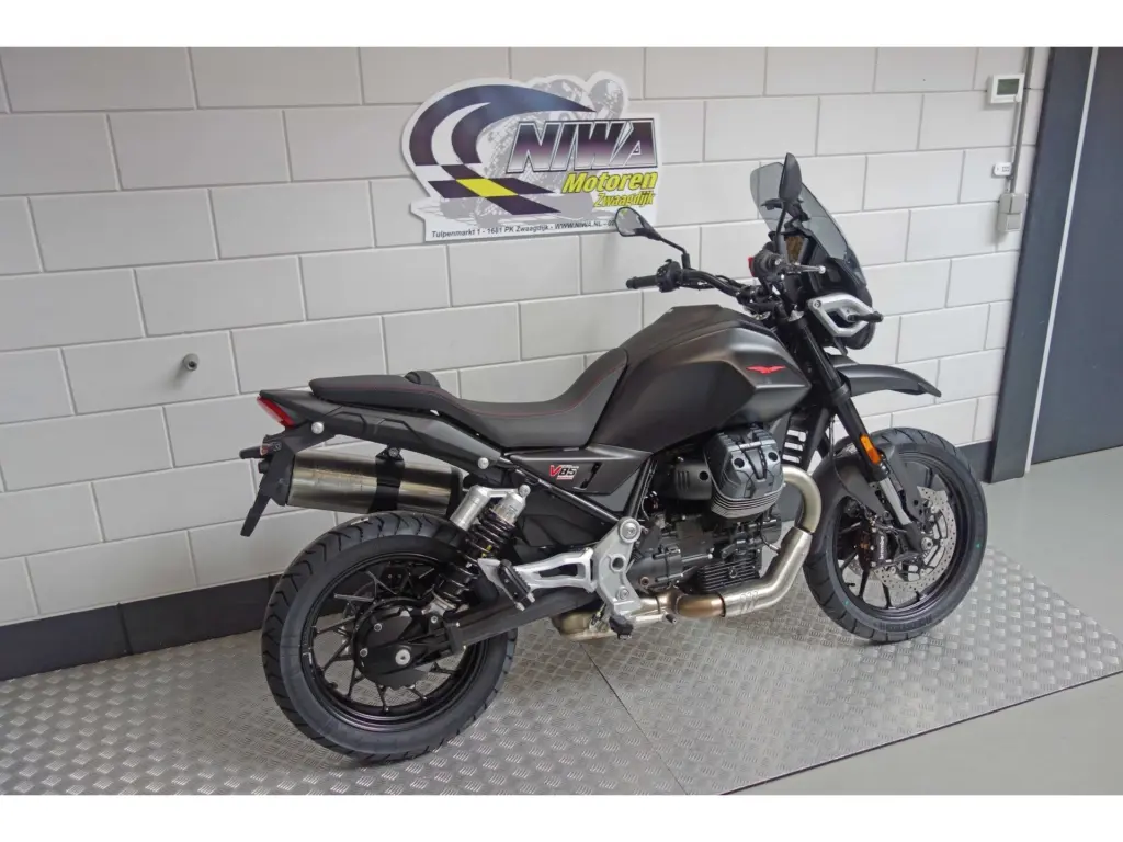 Nieuwe Moto Guzzi V85 tour met 853cc motor uit 2026 bij NIWA Motoren
