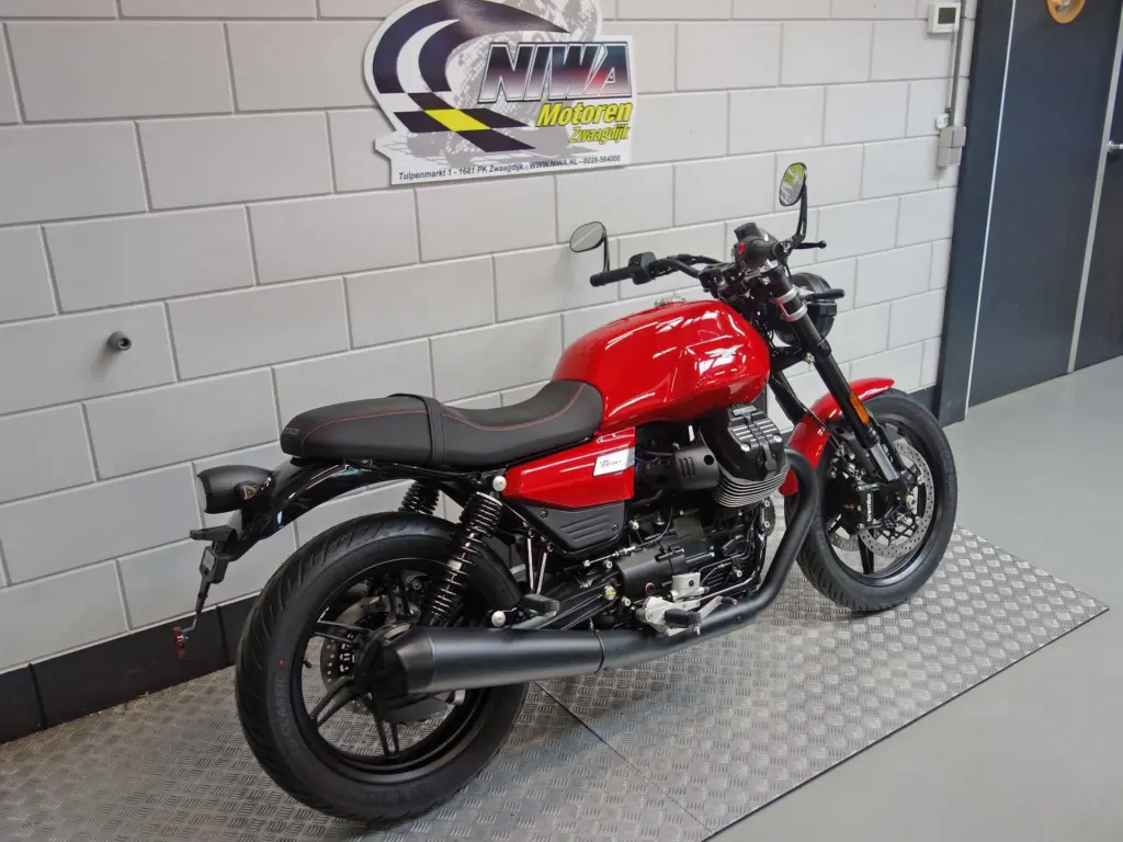 Nieuwe Moto Guzzi V7 sport met cc motor uit 2026 bij NIWA Motoren