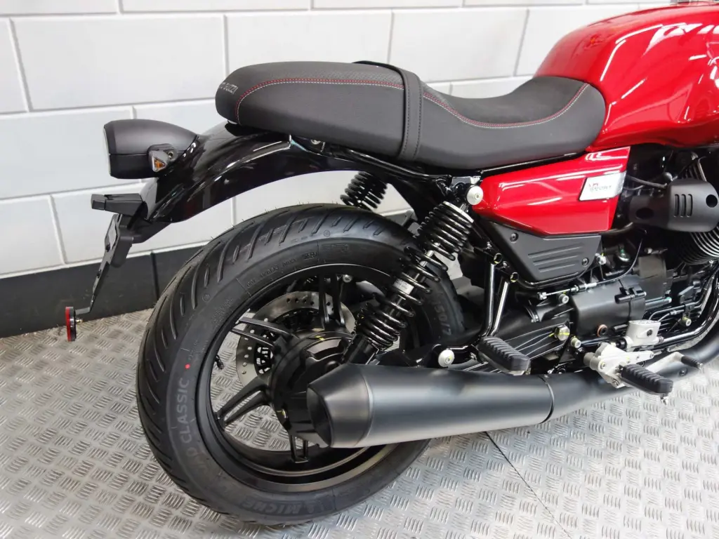 Nieuwe Moto Guzzi V7 sport met cc motor uit 2026 bij NIWA Motoren