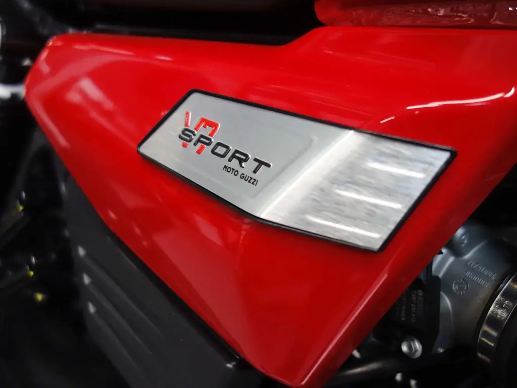 Nieuwe Moto Guzzi V7 sport met cc motor uit 2026 bij NIWA Motoren