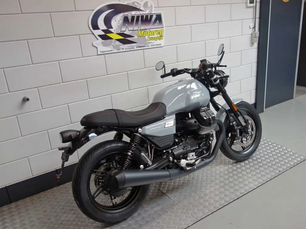 Nieuwe Moto Guzzi V7 sport met cc motor uit 2026 bij NIWA Motoren