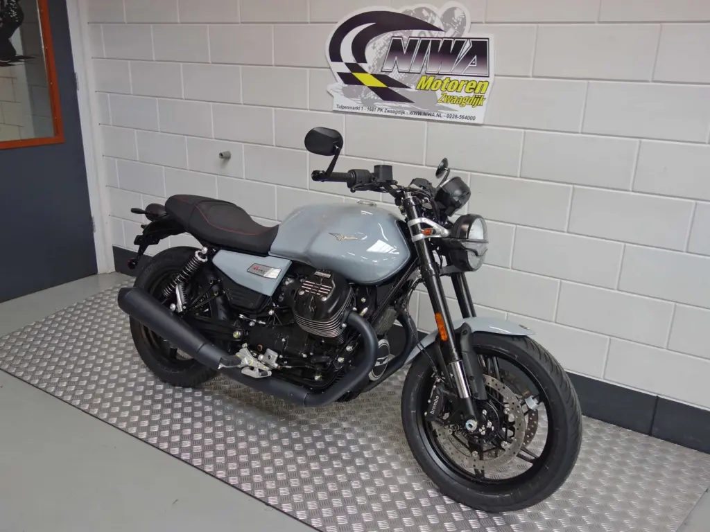 Nieuwe Moto Guzzi V7 sport met cc motor uit 2026 bij NIWA Motoren