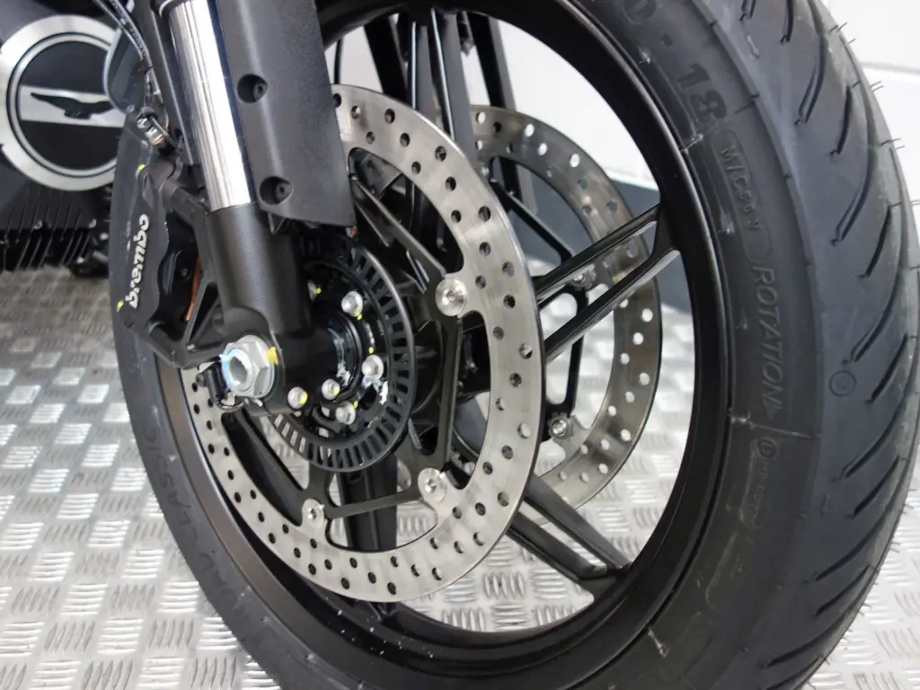 Nieuwe Moto Guzzi V7 sport met cc motor uit 2026 bij NIWA Motoren