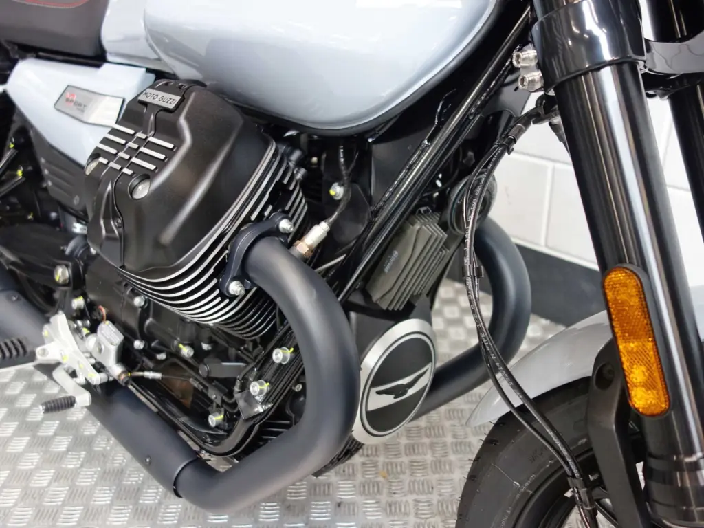 Nieuwe Moto Guzzi V7 sport met cc motor uit 2026 bij NIWA Motoren