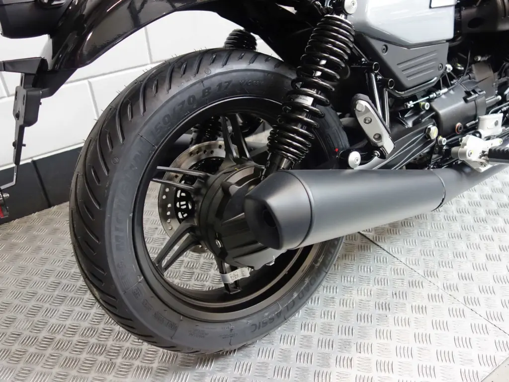 Nieuwe Moto Guzzi V7 sport met cc motor uit 2026 bij NIWA Motoren