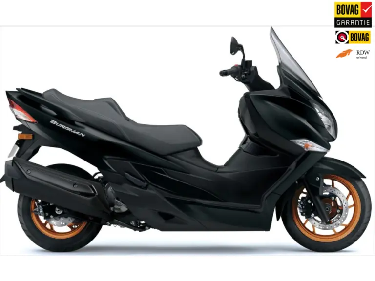 Gebruikte Yamaha T-MAX motorscooter met 562cc motor uit 2020 bij NIWA Motoren