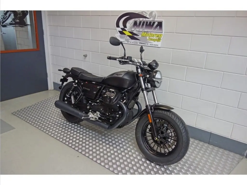 Nieuwe Moto Guzzi V9 tour met 853cc motor uit 2026 bij NIWA Motoren