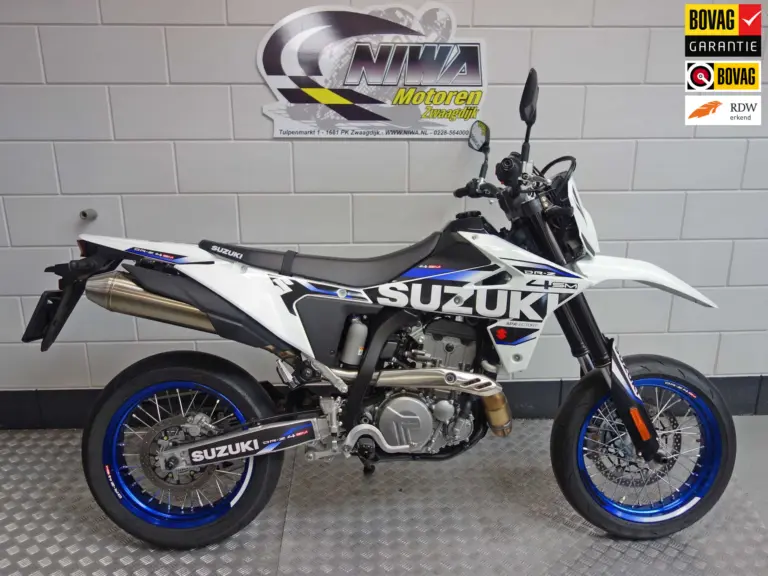 Gebruikte Husqvarna 701 Enduro supermotard met 693cc motor uit 2023 bij NIWA Motoren