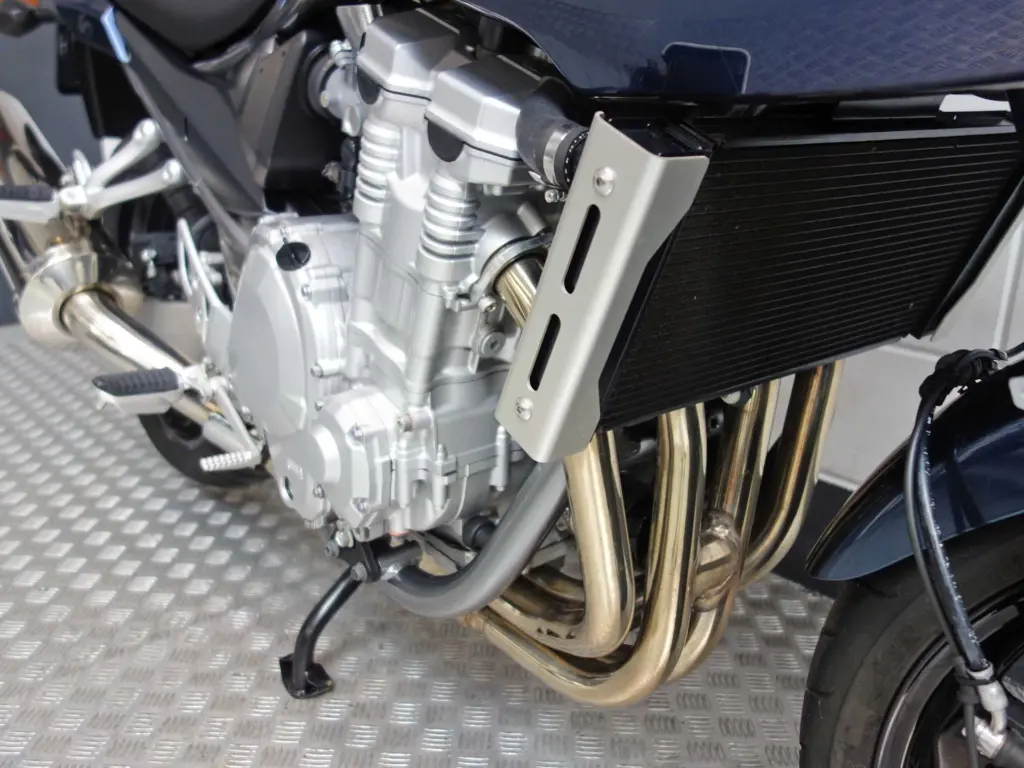 Gebruikte Suzuki GSF sport met 1255cc motor uit 2007 bij NIWA Motoren