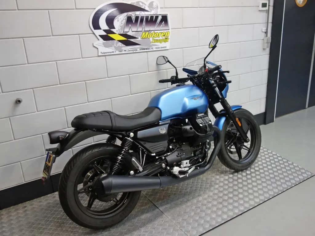 Nieuwe Moto Guzzi V7 sport met cc motor uit 2025 bij NIWA Motoren