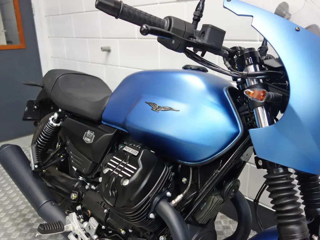 Nieuwe Moto Guzzi V7 sport met cc motor uit 2025 bij NIWA Motoren