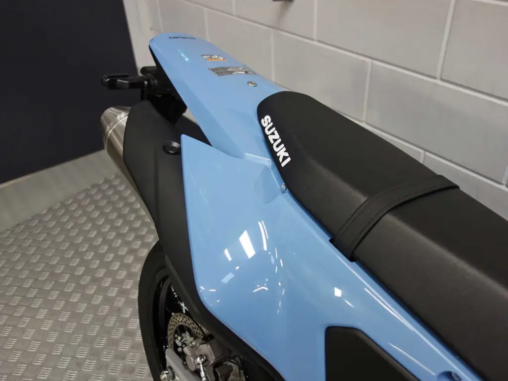 Nieuwe Suzuki supermotard met 400cc motor uit 2026 bij NIWA Motoren