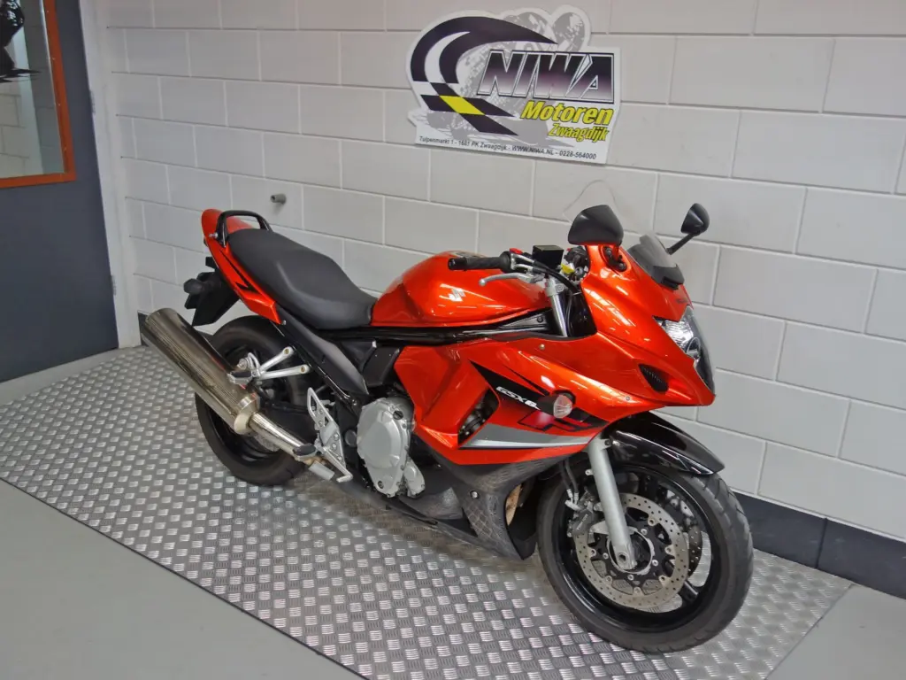 Gebruikte Suzuki GSX sport met 656cc motor uit 2008 bij NIWA Motoren