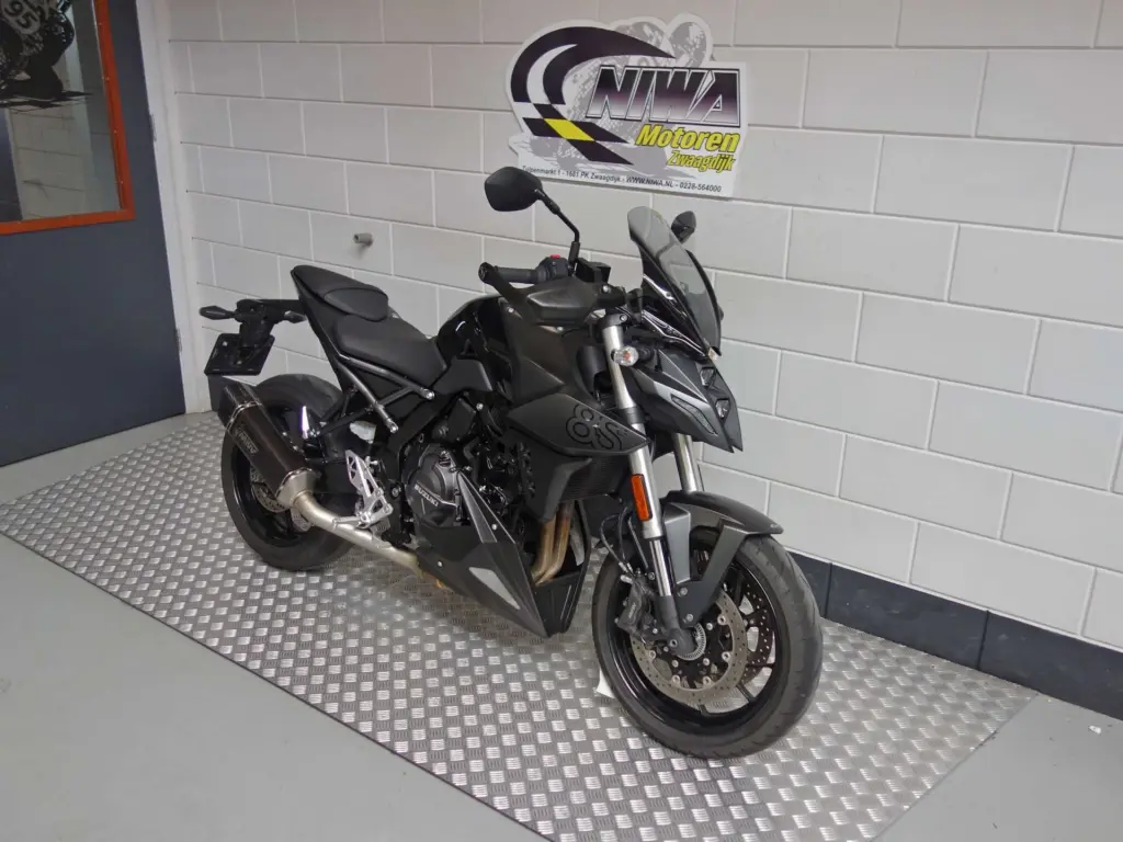 Gebruikte Suzuki GSX naked bike met 776cc motor uit 2023 bij NIWA Motoren