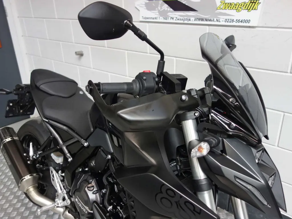 Gebruikte Suzuki GSX naked bike met 776cc motor uit 2023 bij NIWA Motoren