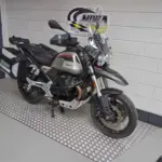 Gebruikte Moto Guzzi V85 tour met 853cc motor uit 2023 bij NIWA Motoren