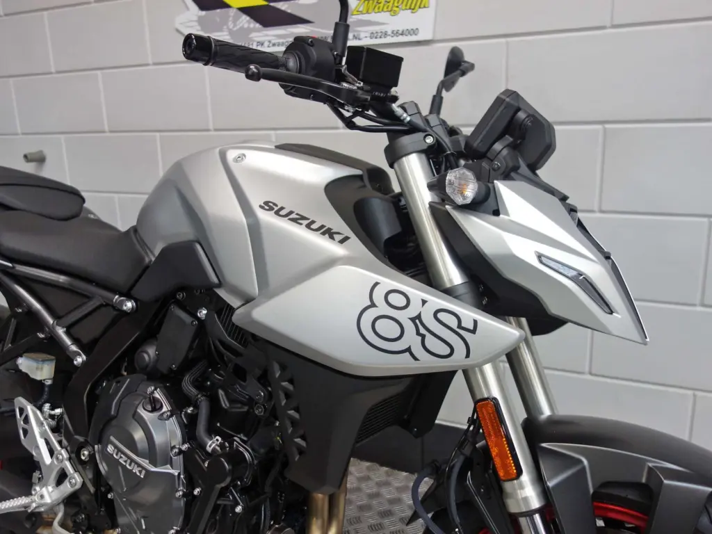 Gebruikte Suzuki GSX naked bike met 776cc motor uit 2025 bij NIWA Motoren