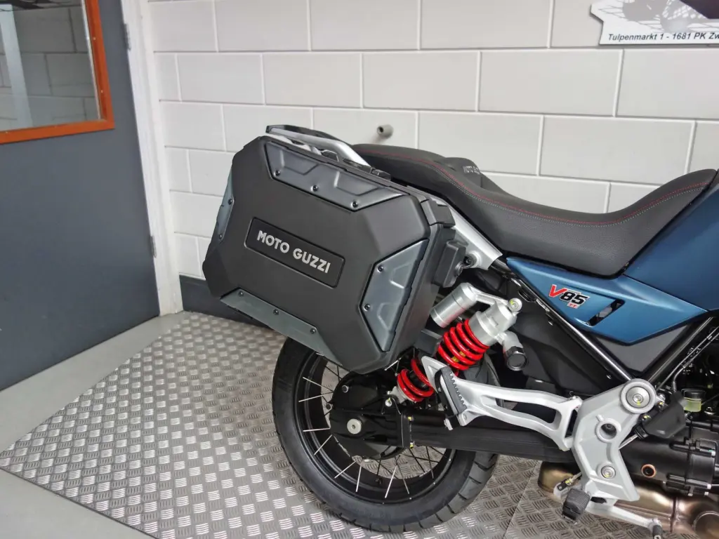 Nieuwe Moto Guzzi V85 tour met cc motor uit 2026 bij NIWA Motoren