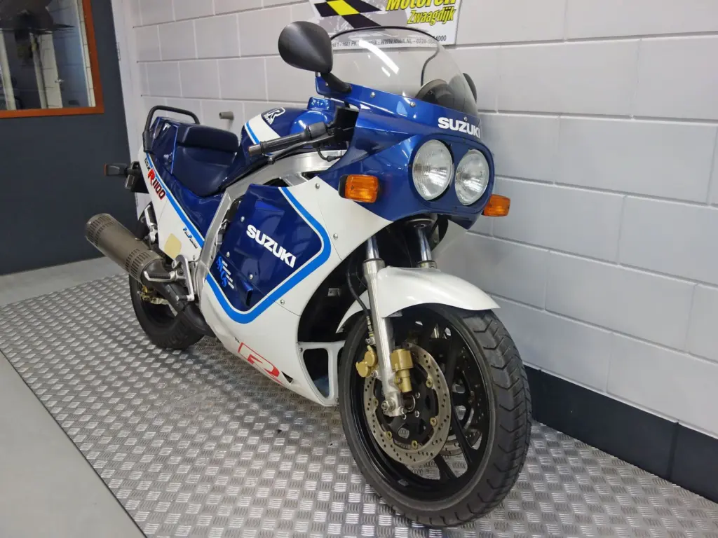Gebruikte Suzuki GSX supersport met 1052cc motor uit 1987 bij NIWA Motoren
