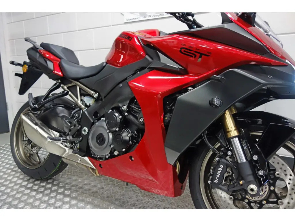 Gebruikte Suzuki GSX tour met 999cc motor uit 2026 bij NIWA Motoren