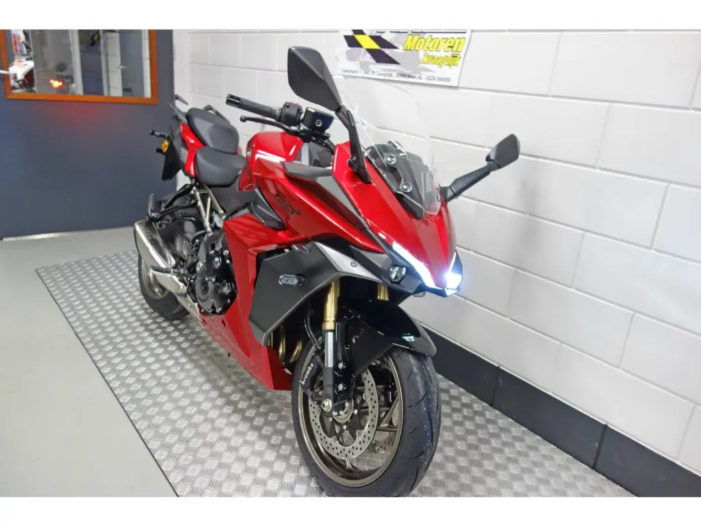 Gebruikte Suzuki GSX tour met 999cc motor uit 2026 bij NIWA Motoren