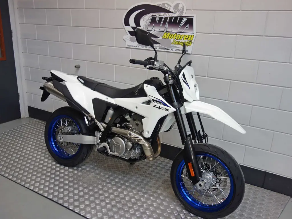 Gebruikte Suzuki supermotard met cc motor uit 2026 bij NIWA Motoren