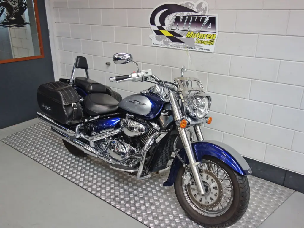 Gebruikte Suzuki Intruder chopper met 805cc motor uit 2008 bij NIWA Motoren