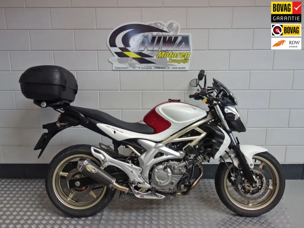 Gebruikte Suzuki naked bike met 645cc motor uit 2009 bij NIWA Motoren