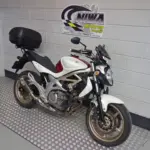 Gebruikte Suzuki naked bike met 645cc motor uit 2009 bij NIWA Motoren