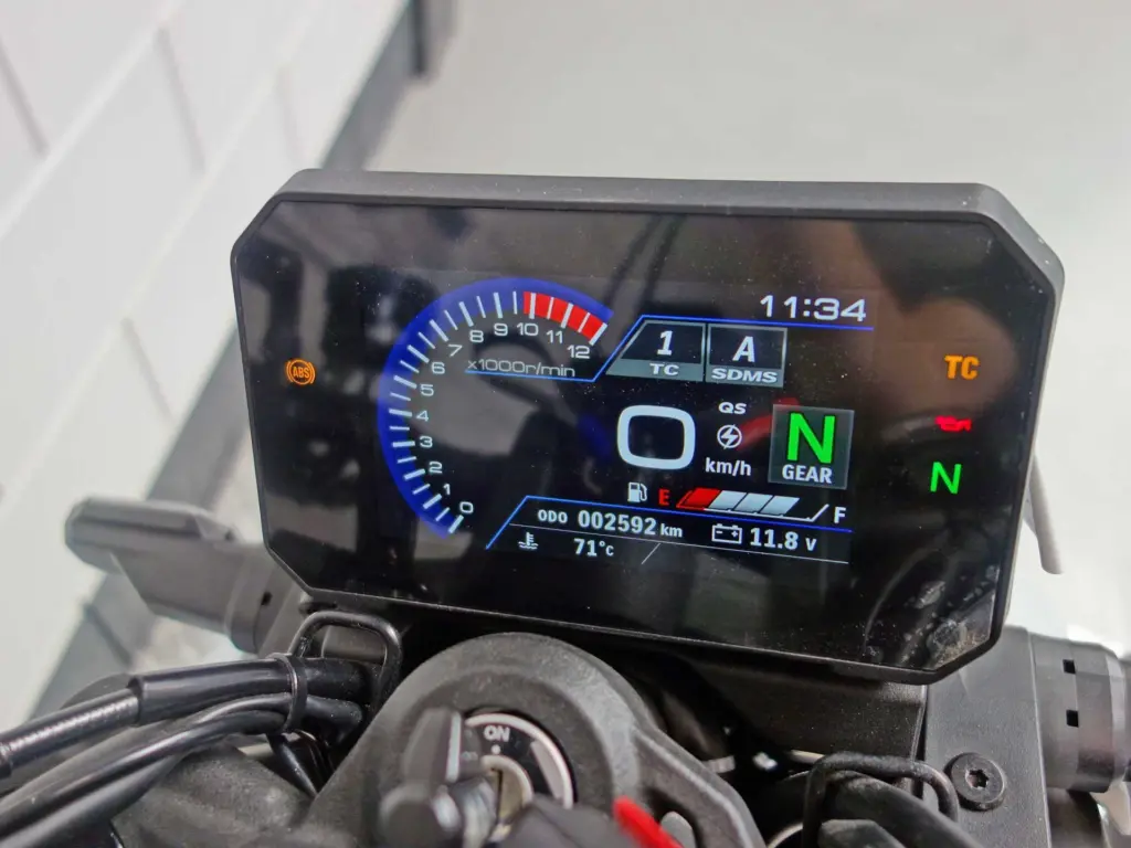 Gebruikte Suzuki GSX naked bike met 776cc motor uit 2023 bij NIWA Motoren